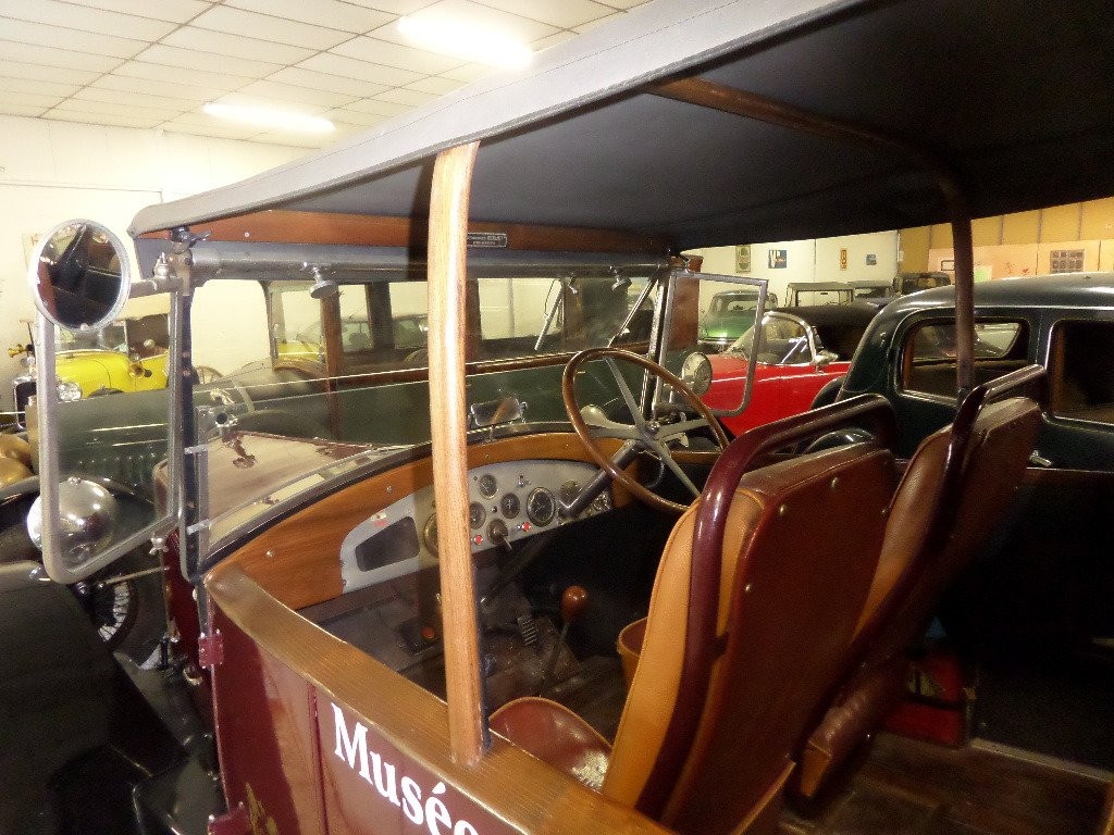 Musée de Véhicules anciens-Perrigny必去景点