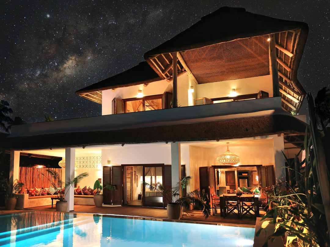 Joya' Beach Suites & Villa