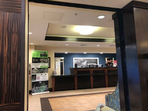 希尔顿欢朋套房酒店-千橡-浴室