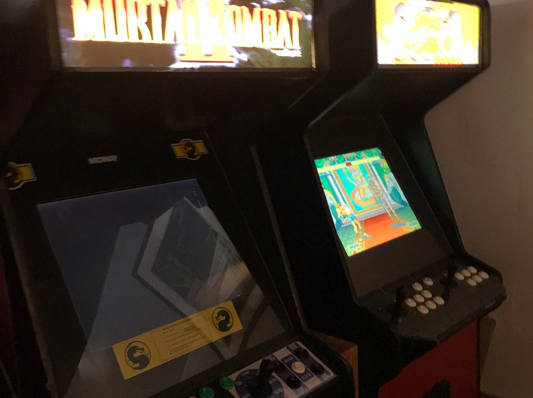 Two Plumbers Brewery and Arcade景点图片