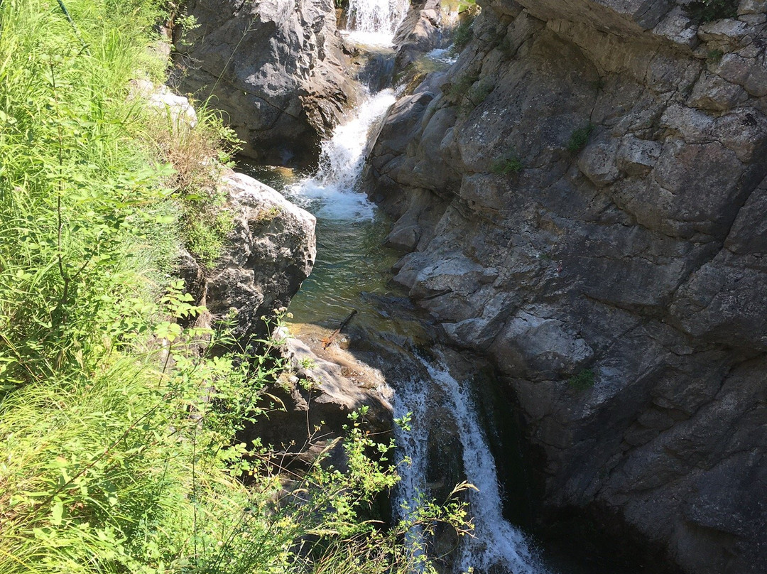 Enipeas Waterfall景点图片