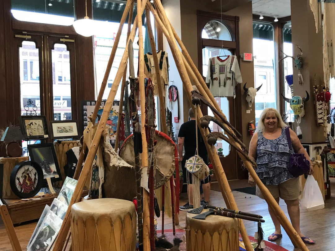 Prairie Edge Trading Co. & Galleries-拉皮德城必去景点