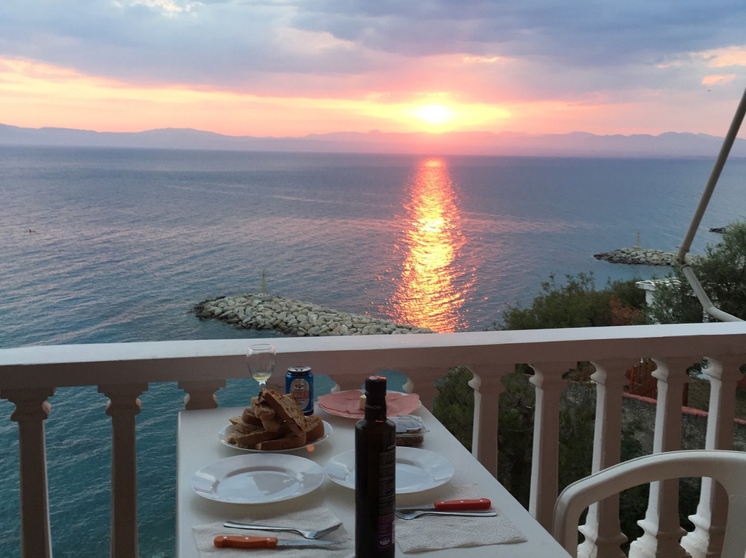 Apollon Apartments主图