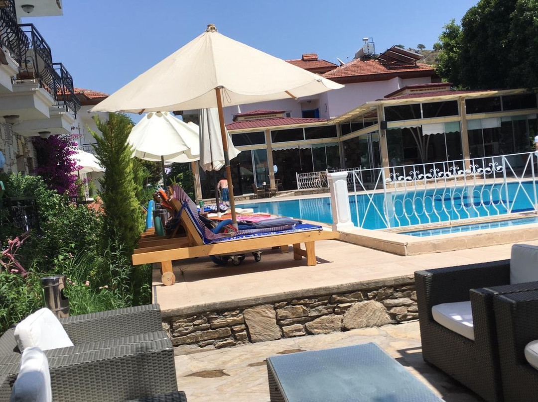 达利安巴萨尔酒店主图