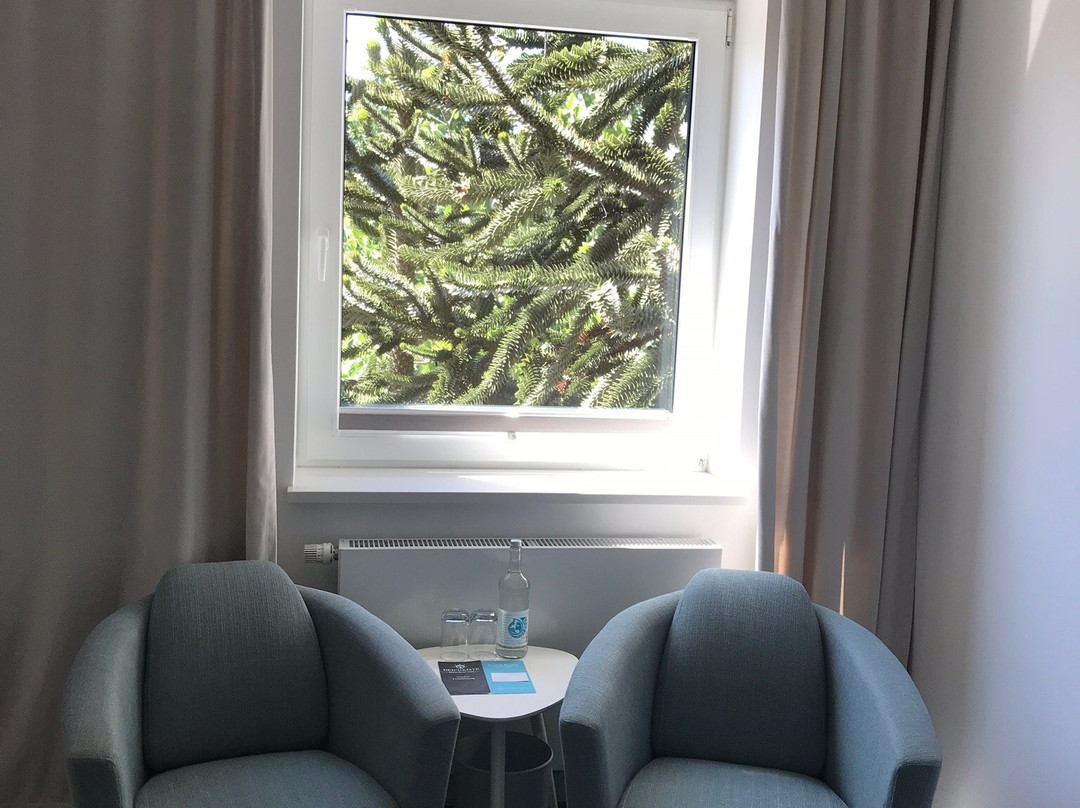 Beach Hotel California主图