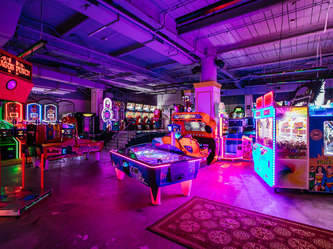 B. Lucky & Sons Entertainment Quarter-悉尼必去景点