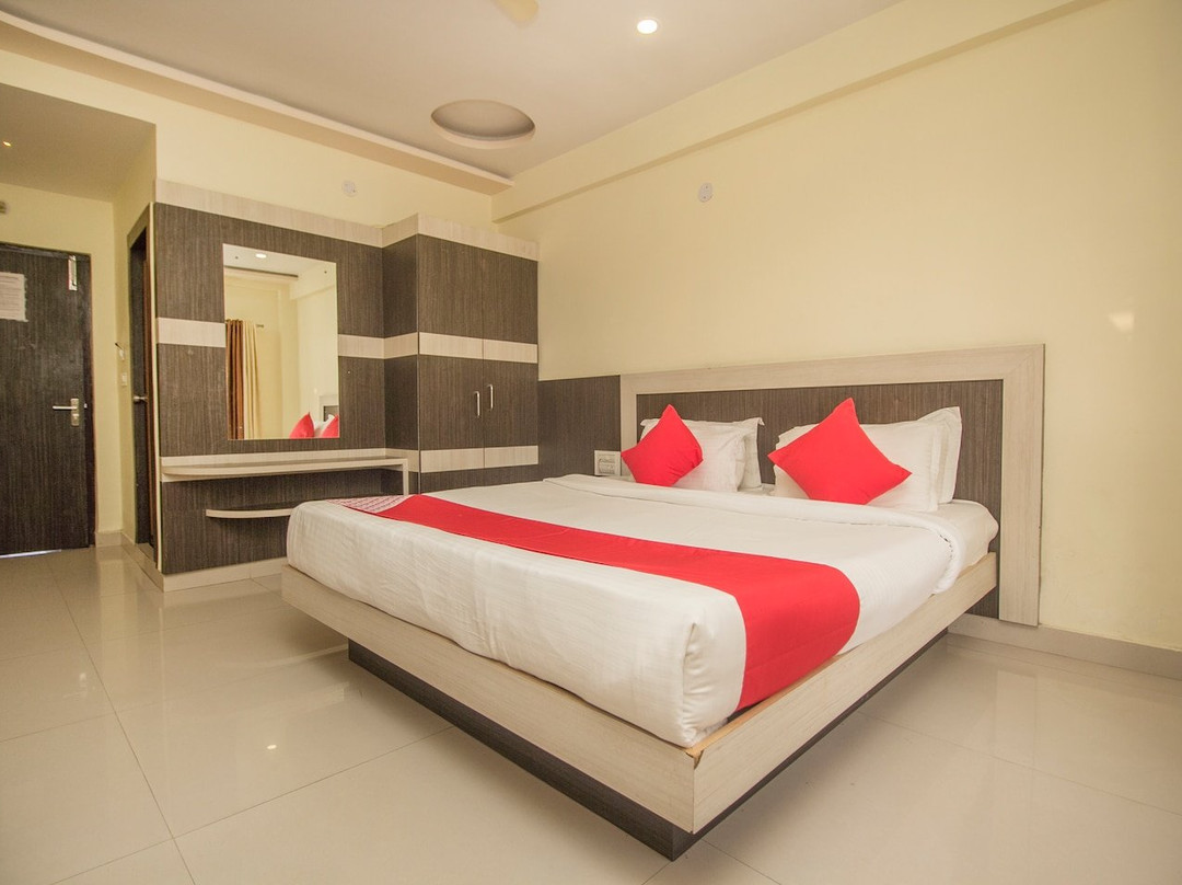 Hotel Debrani International主图