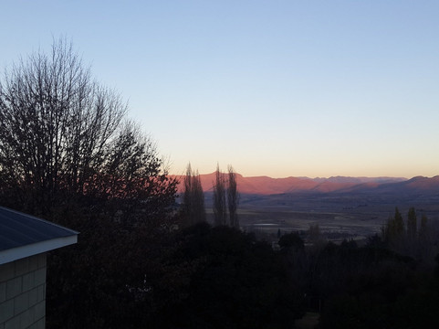 Red Mountain House主图