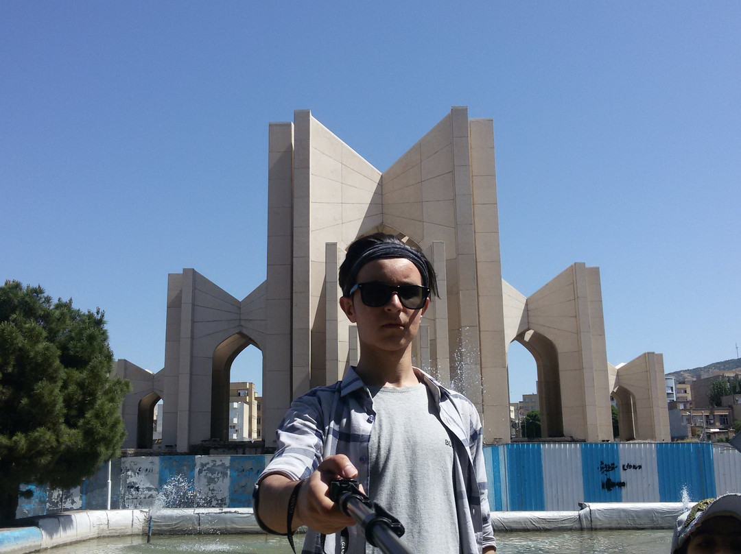 Poets Tomb (Maqbaratol Shoara)-Tabriz必去景点