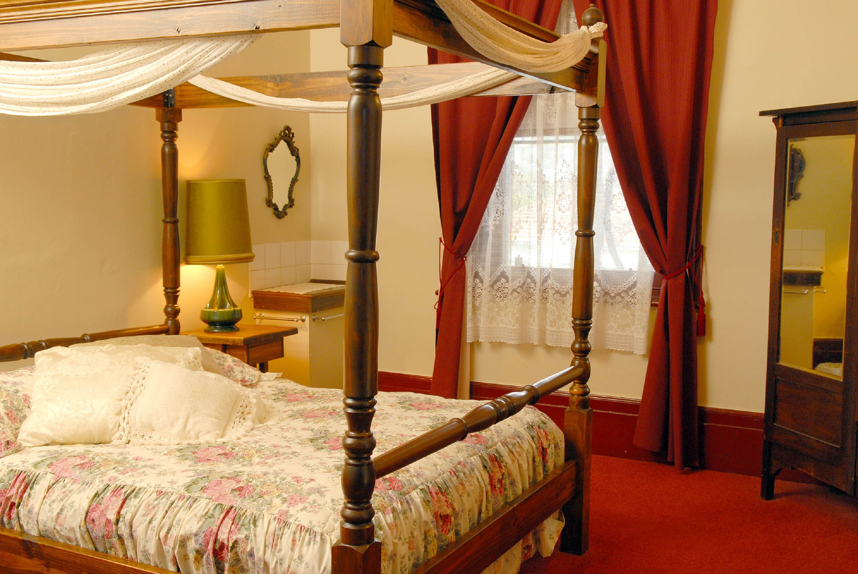 Mickey Bourke's Koroit Hotel-官方