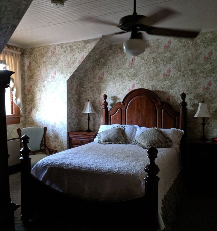 Captain Henderson House Bed and Breakfast主图