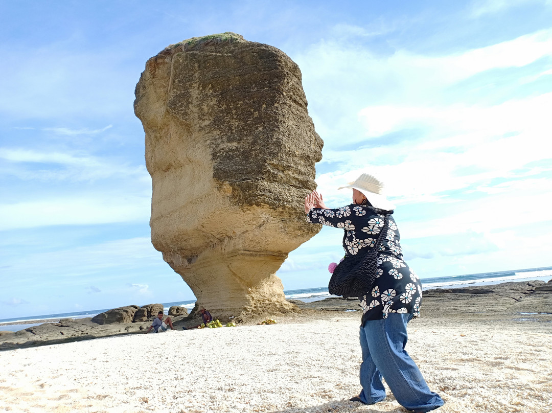 Batu Payung Beach-马塔兰必去景点