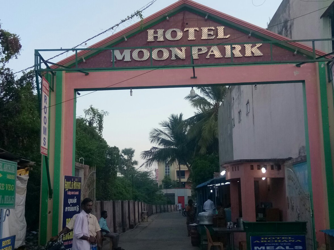 Spot on 61293 Hotel Moon Park