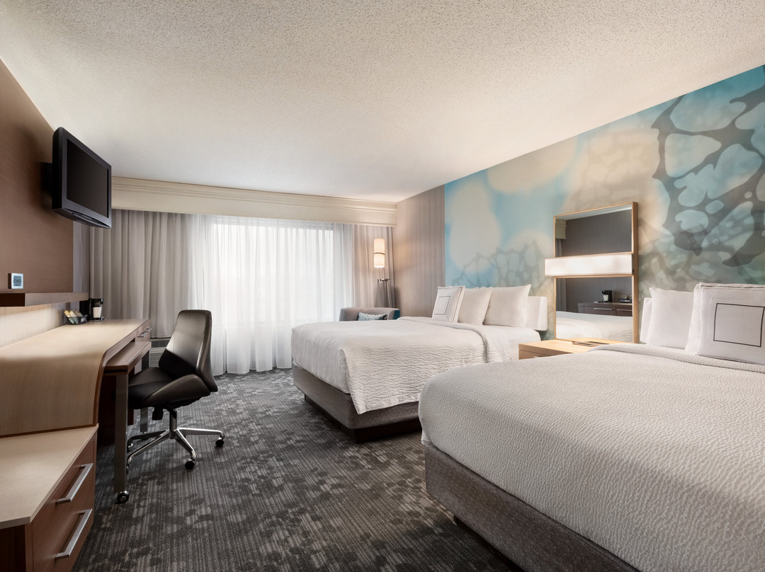 Courtyard by Marriott Topeka主图