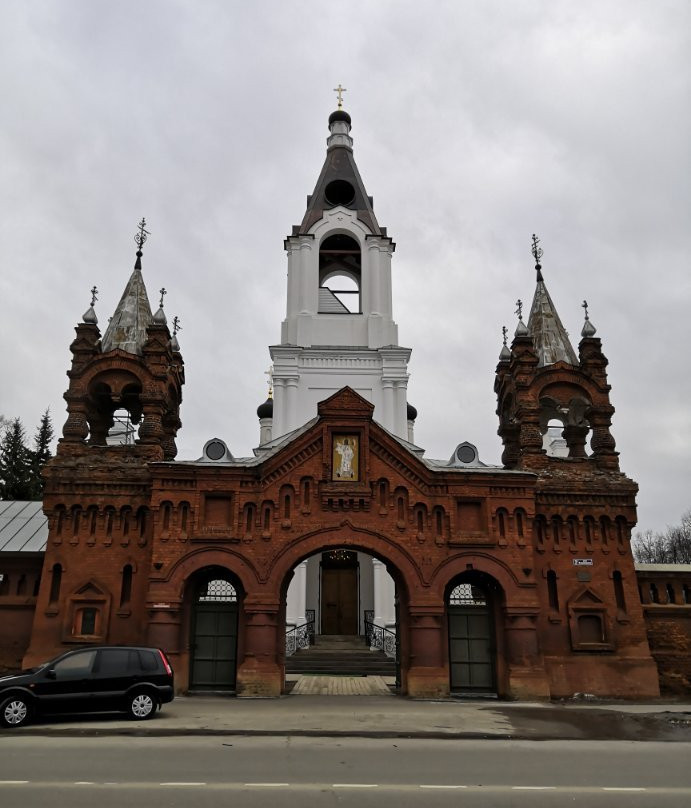 Holy Trinity-Mariinsky Monastery景点图片