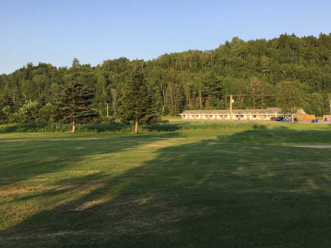 Le Motel Du Mont Trinite主图