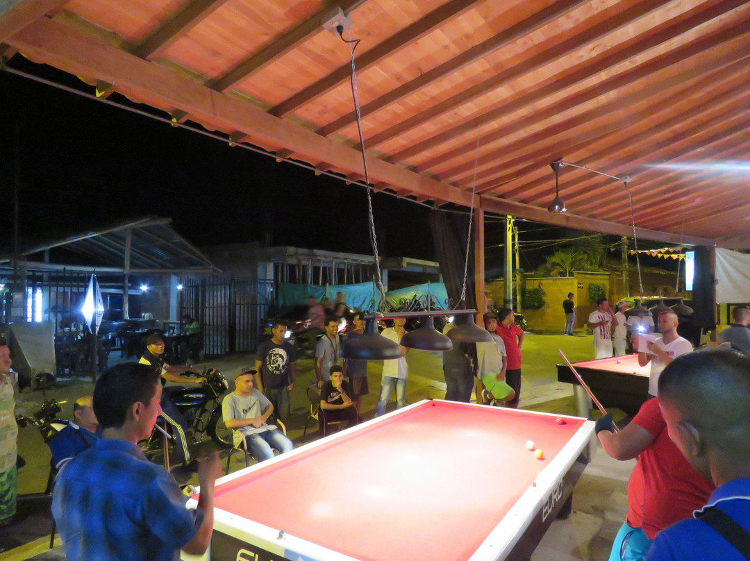 Cafe Bolivar Sport Bar Billar景点图片