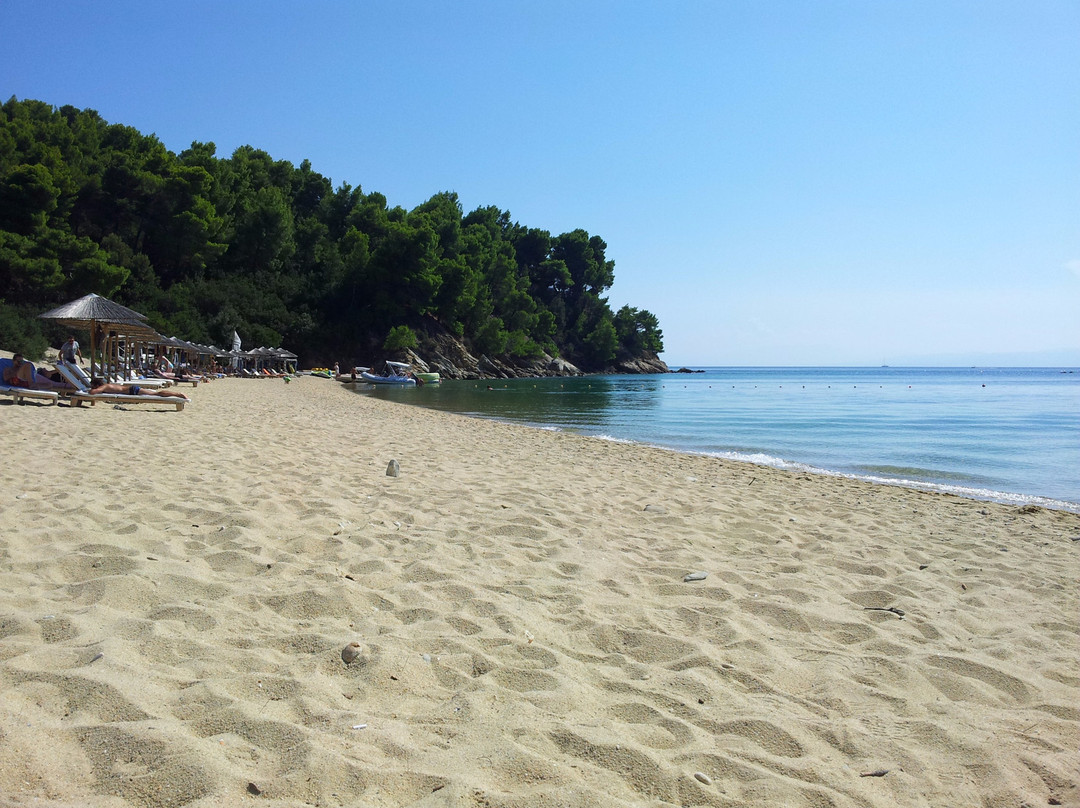 Vromolimnos Beach景点图片