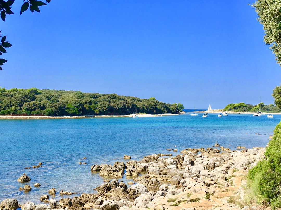Beach Bar Palma-Banjole必去景点