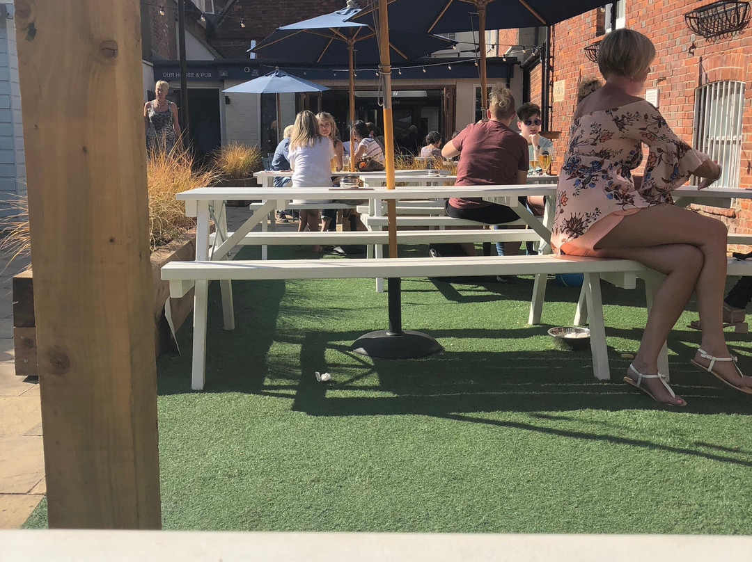 The Dolphin Hotel主图