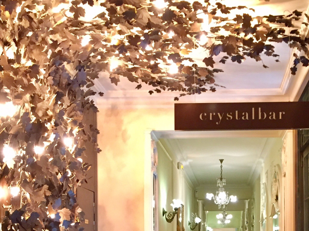 Crystal Lounge