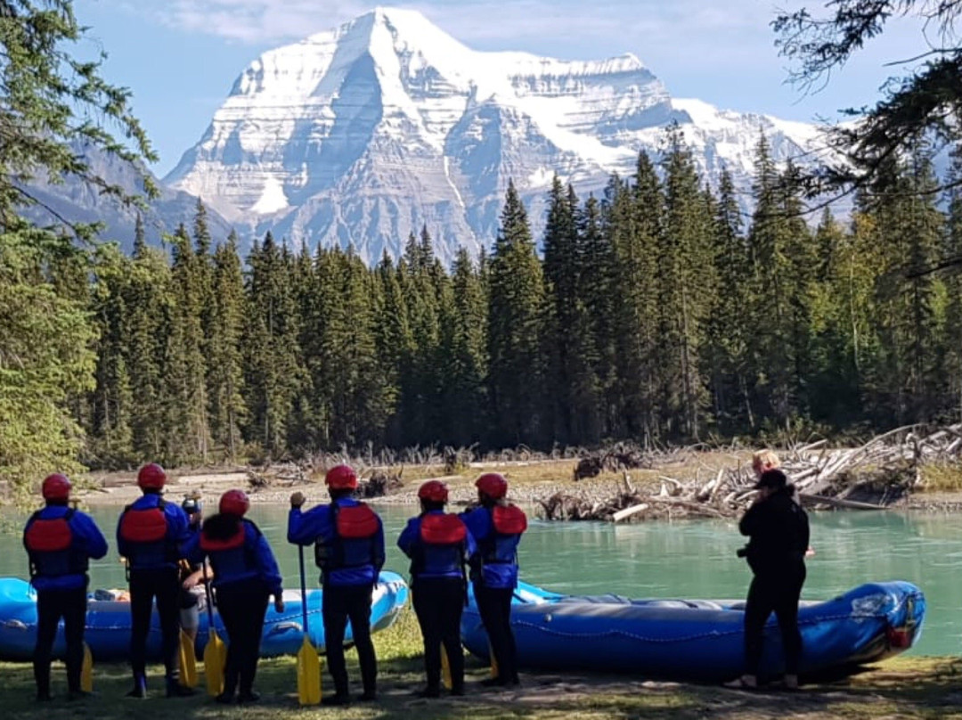 Mount Robson Whitewater Rafting Co.景点图片