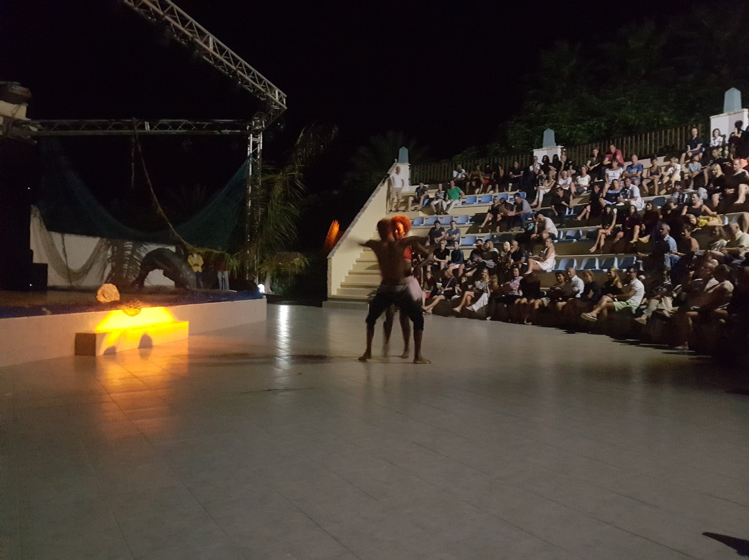 博阿维斯塔伊贝罗斯塔俱乐部 - 全包式主图