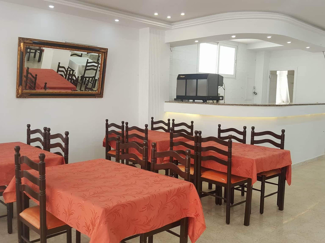 Korbous餐馆和美食-Restaurant Dhib