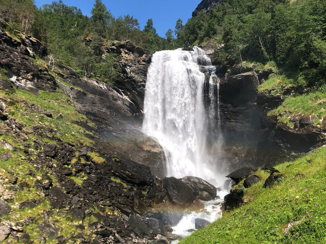 Drivandefossen waterfall景点图片