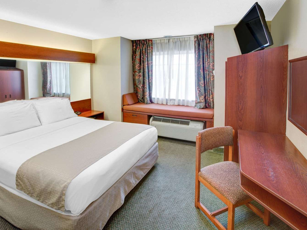 哈蒂斯堡麦克罗特客栈及套房酒店主图