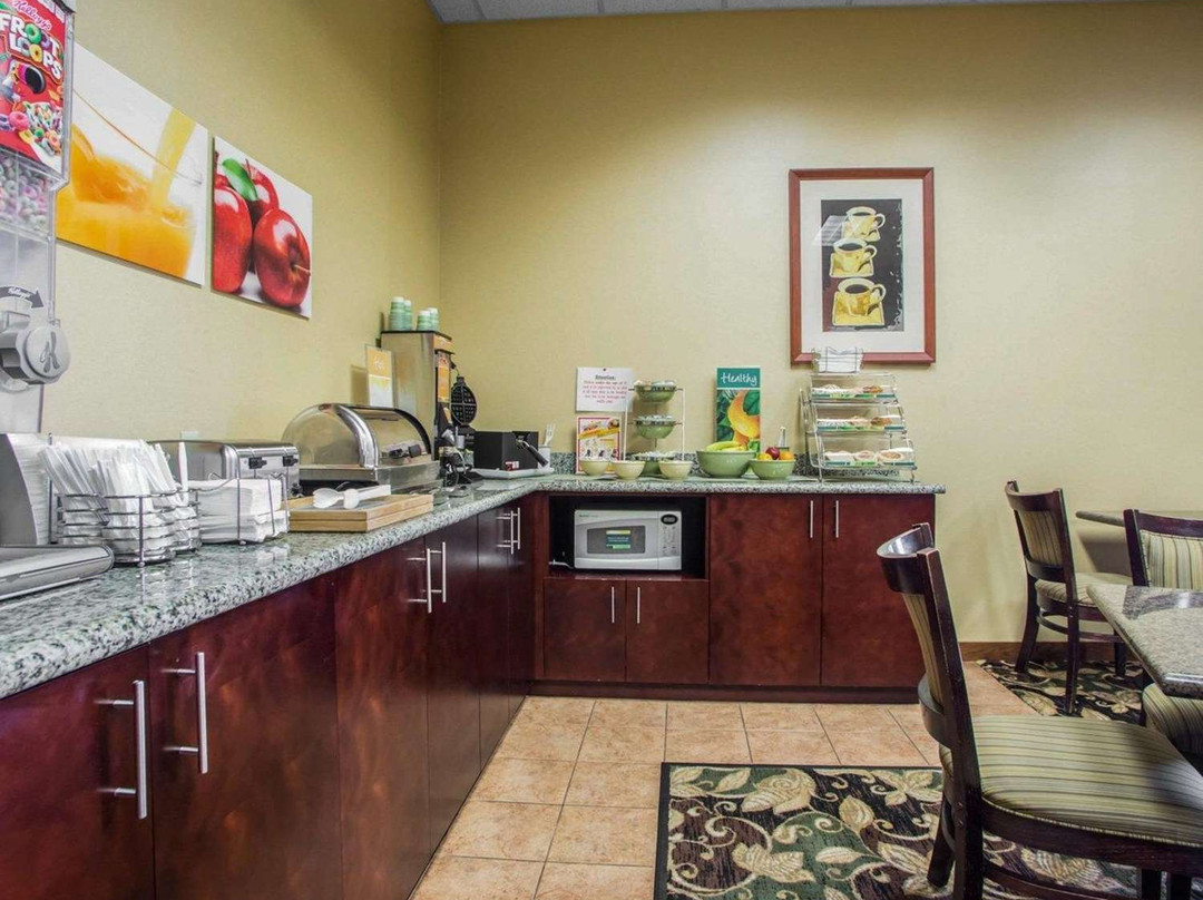 AmericInn by Wyndham Marshfield主图