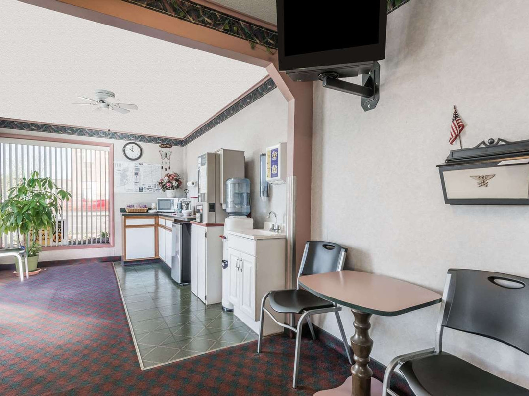 Knights Inn Ottawa主图