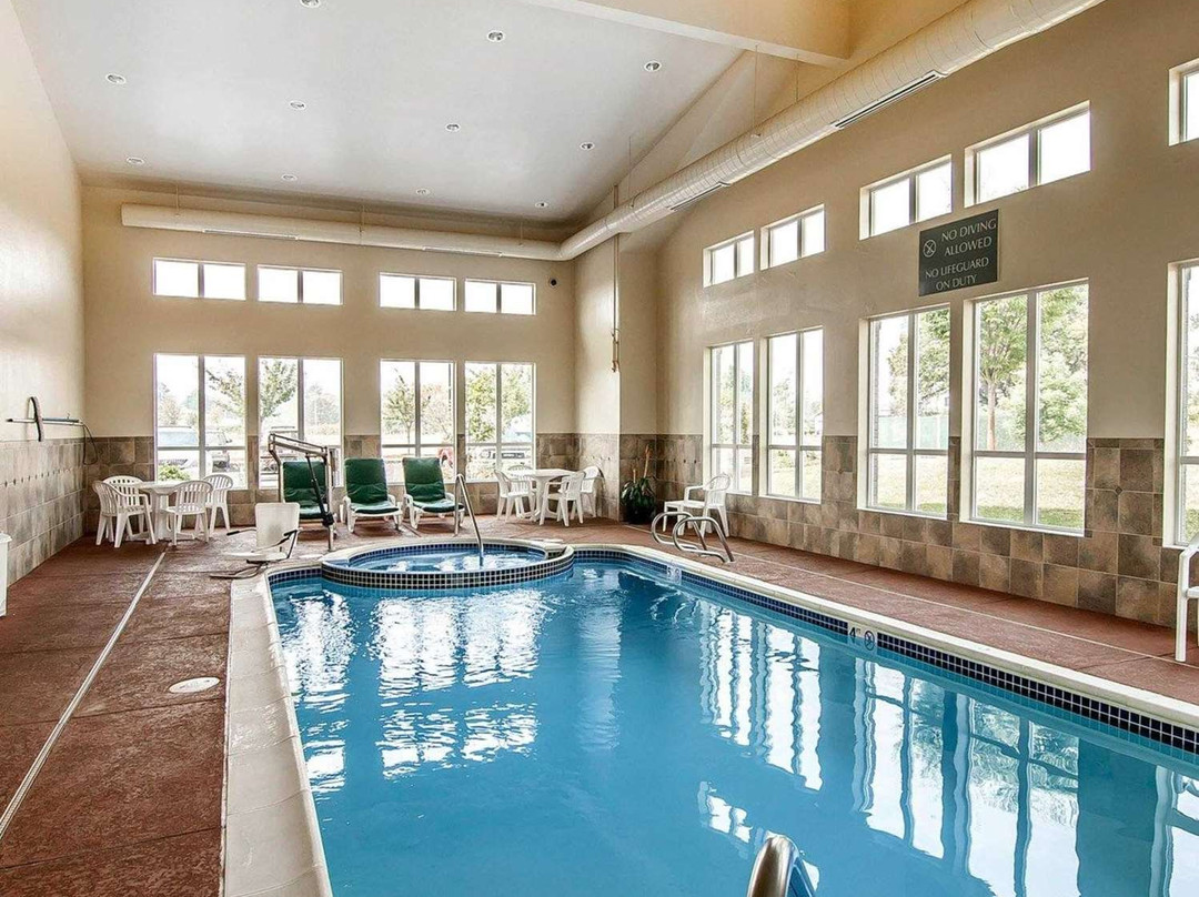 Comfort Inn & Suites主图