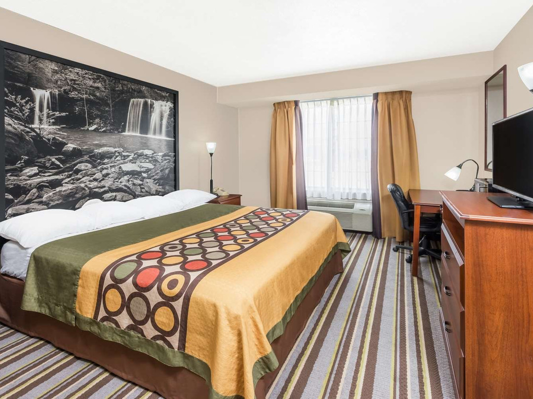 Super 8 by Wyndham Bolivar主图