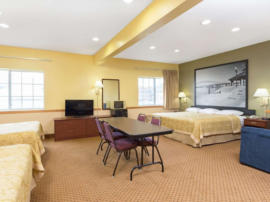 Super 8 by Wyndham Osage主图