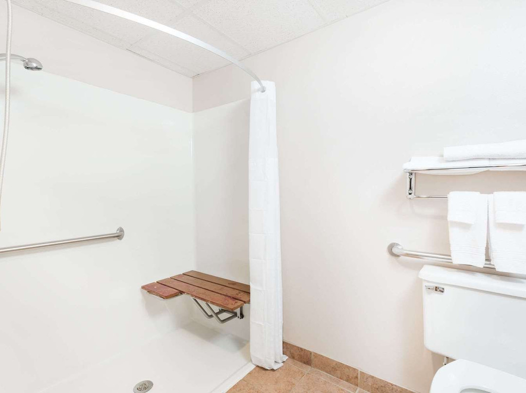 Super 8 by Wyndham Jefferson主图