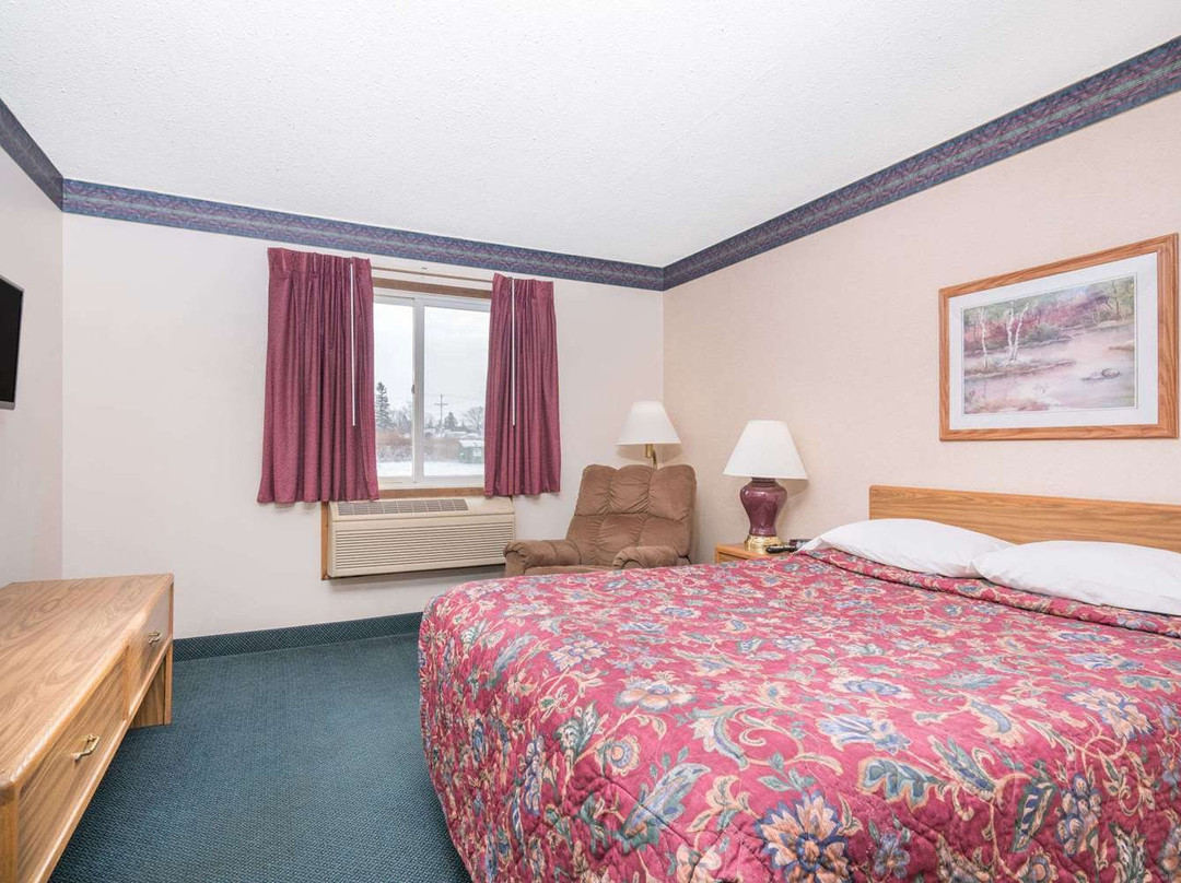 Super 8 by Wyndham Superior WI主图