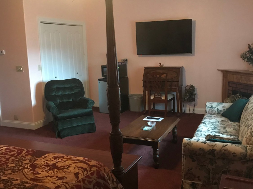 Longhouse Manor Bed & Breakfast主图