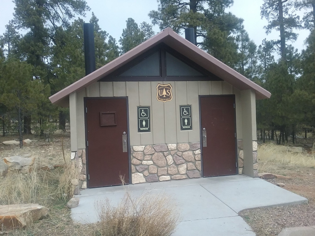 Willow Springs Lake-Forest Lakes必去景点