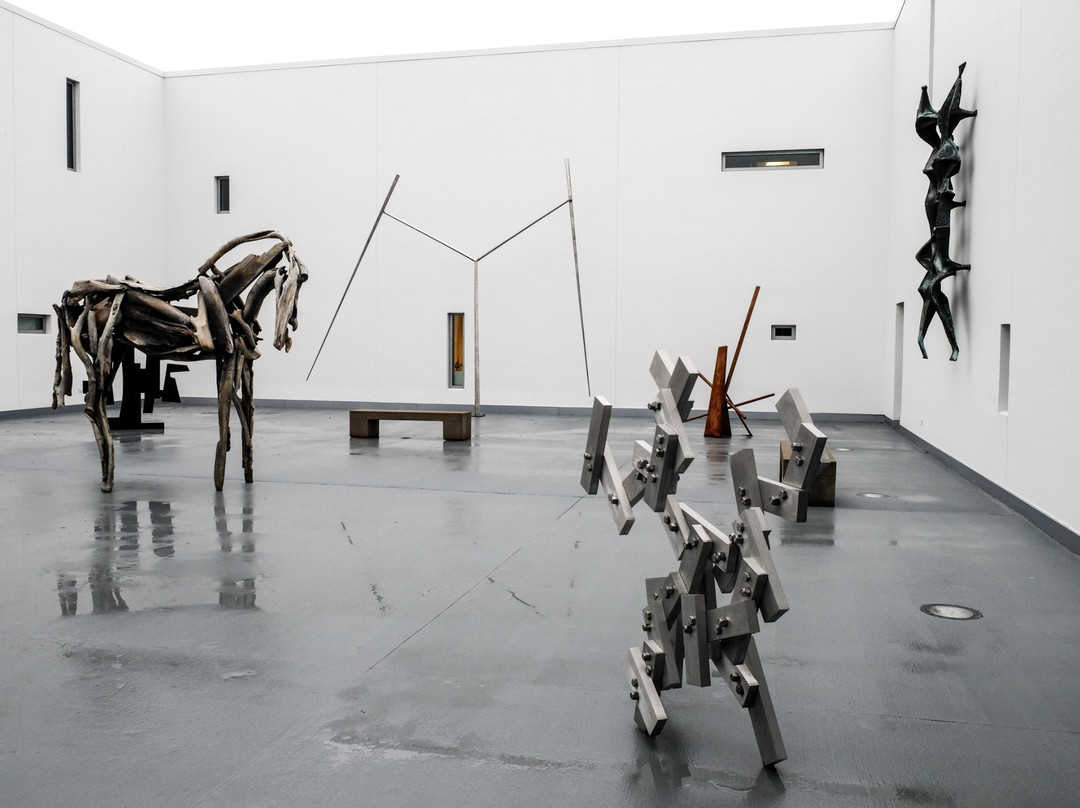 Flint Institute Of Arts Museum + Art School