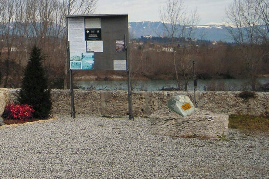 Monumento agli Artiglieri d'Italia-Nervesa della Battaglia必去景点