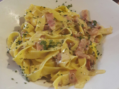 Masalfasar餐馆和美食-La fontana di caruso