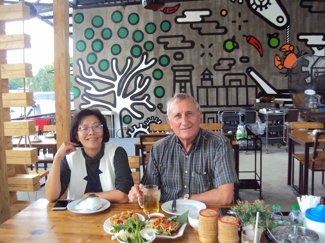 Ban Ta Khan餐馆和美食-Cher Cher Factory