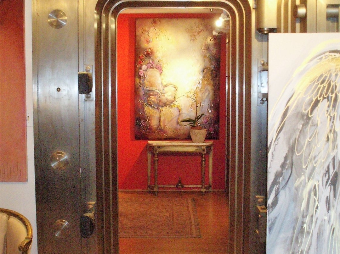 Vault Gallery景点图片