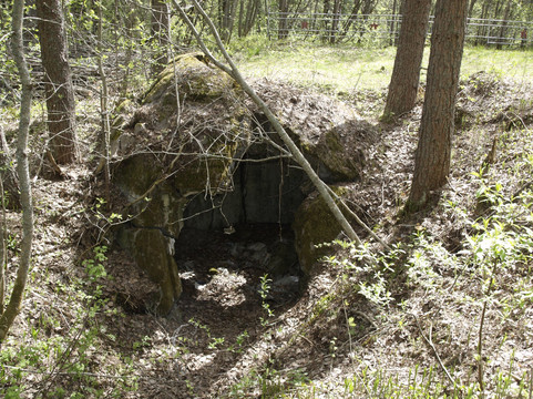 Tank T-34 and Mass Grave-Sambatuksa必去景点
