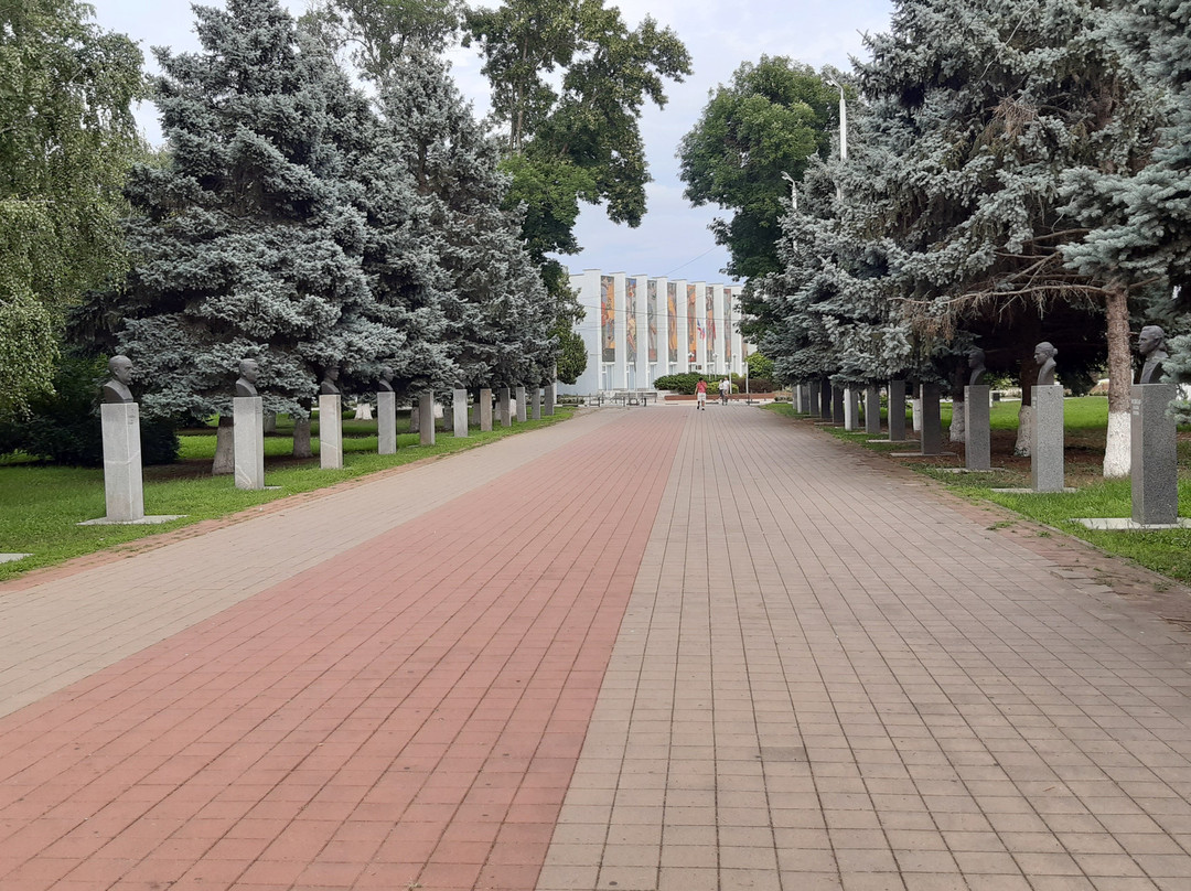 Memorial Square景点图片