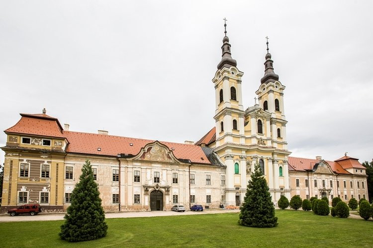 Opatstvo Radu Premonstratov-Jasov必去景点