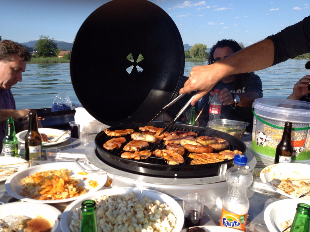 BBQ Donut Boat-开普科勒尔必去景点