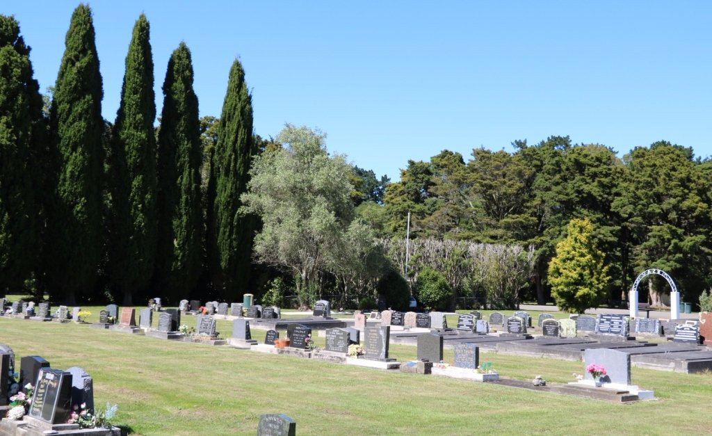 Ashhurst Cemetry景点图片