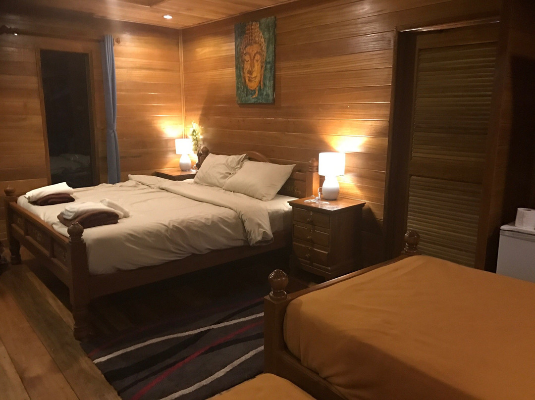 Aow Yai Bungalows